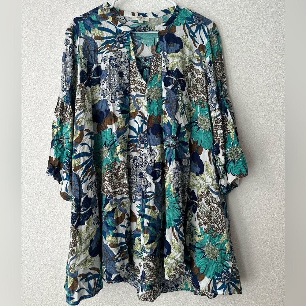 Umgee Blue & Teal Floral Tunic size Medium